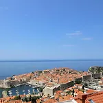 Exclusive Old Town And Sea View Apartments